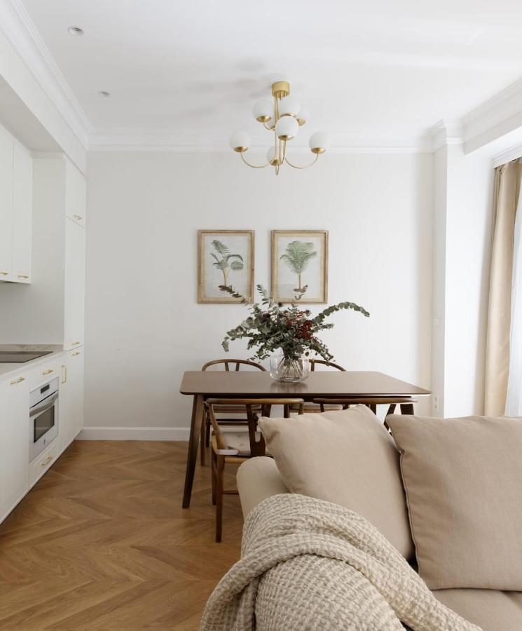 Deluxe Apartment Near Gran Via Madrid Exterior photo
