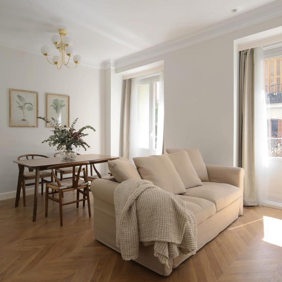 Deluxe Apartment Near Gran Via Madrid Exterior photo